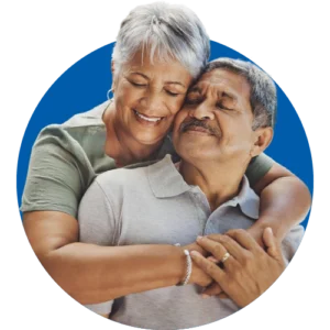 Parejas de ancianos abranzandose